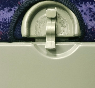 高鐵動車二等座上面的小桌子介紹？